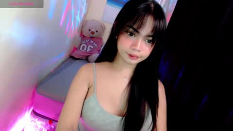 Snapshot of gorgeoustransgirl chatting on 03/01/25, 01:18 Emmy online show from 03/01/25, 01:18