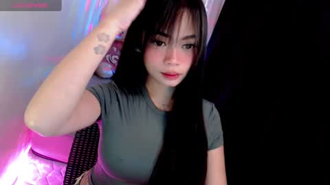 Snapshot of gorgeoustransgirl chatting on 03/02/25, 11:07 Emmy online show from 03/02/25, 11:07
