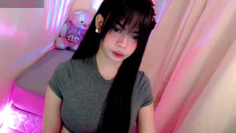 Snapshot of gorgeoustransgirl chatting on 03/05/25, 12:00 Emmy online show from 03/05/25, 12:00