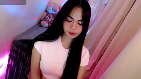Snapshot of gorgeoustransgirl chatting on 03/06/25, 02:51 Emmy online show from 03/06/25, 02:51