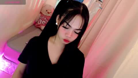 Snapshot of gorgeoustransgirl chatting on 03/09/25, 11:47 Emmy online show from 03/09/25, 11:47