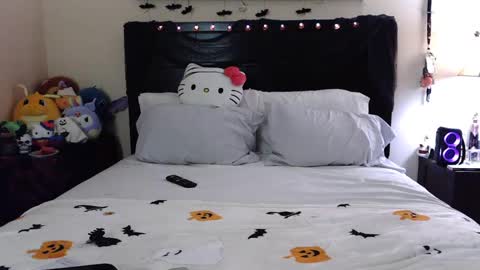 gothbaby305 online show from 10/08/25, 12:41