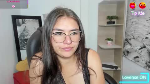 Snapshot of grace__lovely chatting on 10/12/25, 01:54 Grace online show from 10/12/25, 01:54