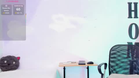 Snapshot of gracehall chatting on 11/19/25, 12:49 Grace online show from 11/19/25, 12:49