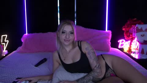 Snapshot of gracehotdavies chatting on 12/22/24, 05:10 Grace online show from 12/22/24, 05:10