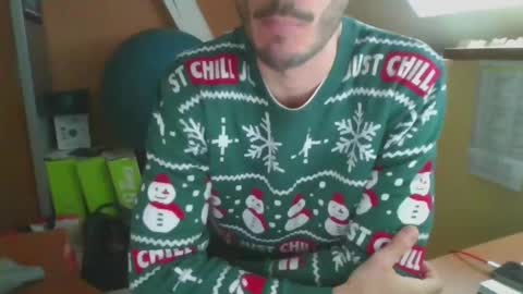 Snapshot of grandbi chatting on 12/17/24, 01:27 grandbi online show from 12/17/24, 01:27