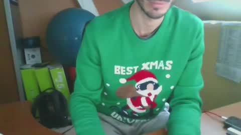 Snapshot of grandbi chatting on 12/23/24, 10:21 grandbi online show from 12/23/24, 10:21