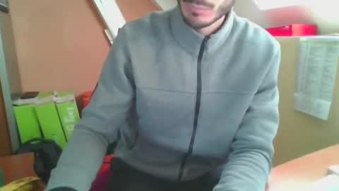 Snapshot of grandbi chatting on 01/21/25, 01:22 grandbi online show from 01/21/25, 01:22