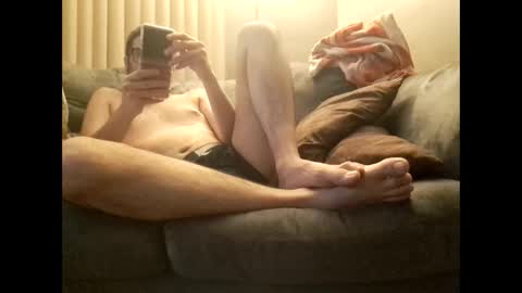 Snapshot of gratiotony chatting on 02/07/25, 07:29 Get US to 1000 you wont be disapointed online show from 02/07/25, 07:29