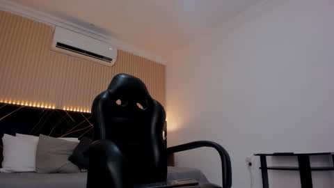 Gray online show from 10/30/25, 02:46