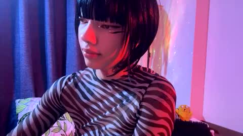 grayce blossoms24 online show from 10/17/25, 01:53