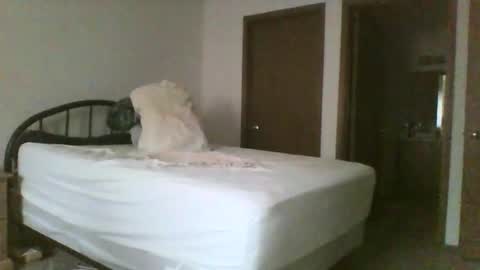 Snapshot of greatgazu chatting on 10/25/25, 02:35 hotforyou69 online show from 10/25/25, 02:35