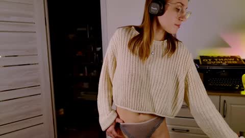 Snapshot of green_queen_ chatting on 12/20/24, 03:31 Next meeting at 1400hs GTM3 online show from 12/20/24, 03:31
