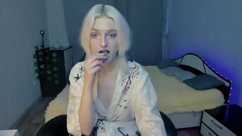 Snapshot of green_tea666 chatting on 02/20/25, 12:36 Lilith online show from 02/20/25, 12:36