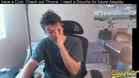 Snapshot of greendynomite_04 chatting on 11/22/25, 06:51 greendynomite_04 online show from 11/22/25, 06:51