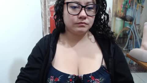 Snapshot of greeneye_nurse chatting on 09/10/25, 03:06 Vannesa online show from 09/10/25, 03:06
