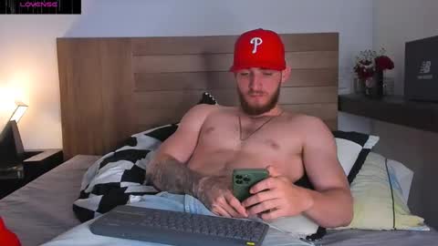 Snapshot of greeneyes_col chatting on 12/04/24, 02:31 Juan online show from 12/04/24, 02:31