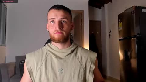 Snapshot of greeneyes_col chatting on 02/06/25, 04:53 Juan online show from 02/06/25, 04:53