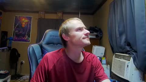 Snapshot of greenlungs8195 chatting on 09/11/25, 08:36 Greenlungs8195 online show from 09/11/25, 08:36