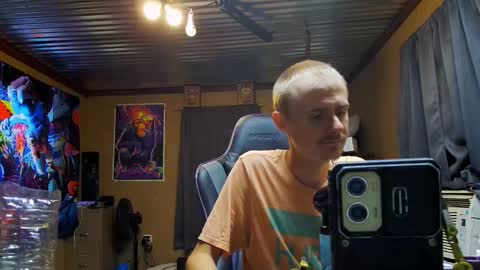 Snapshot of greenlungs8195 chatting on 09/20/25, 10:05 Greenlungs8195 online show from 09/20/25, 10:05