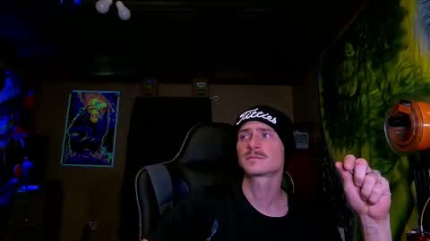 Snapshot of greenlungs8195 chatting on 11/05/25, 07:30 Greenlungs8195 online show from 11/05/25, 07:30