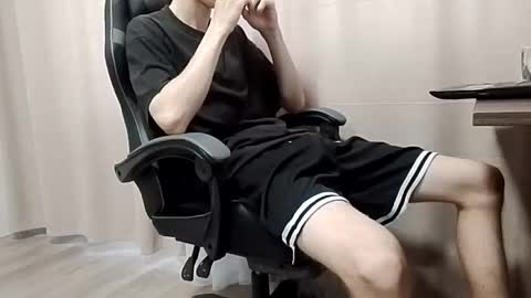 Felix online show from 10/15/25, 11:32