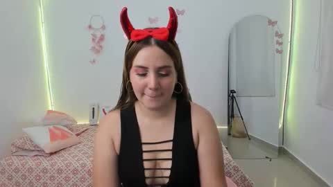 Snapshot of greta_smith2 chatting on 10/31/25, 05:58 Greta online show from 10/31/25, 05:58