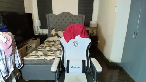 Snapshot of greta_v chatting on 11/10/25, 09:08 greta_v online show from 11/10/25, 09:08