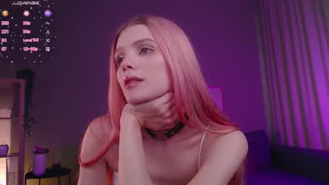 Snapshot of gretchen_mol chatting on 10/12/25, 07:40 gretchen_mol online show from 10/12/25, 07:40