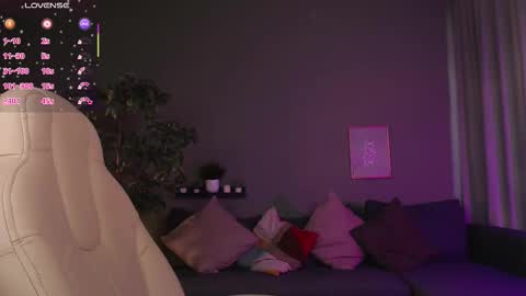 Snapshot of gretchen_mol chatting on 10/15/25, 07:41 gretchen_mol online show from 10/15/25, 07:41