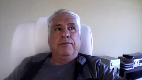 grisa01 online show from 10/23/25, 01:10