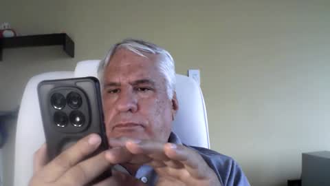 grisa01 online show from 10/27/25, 05:28