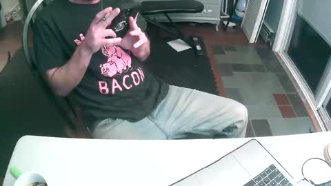Snapshot of grizzley84 chatting on 01/19/25, 05:15 grizzly84 online show from 01/19/25, 05:15