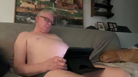Snapshot of gspotlover1 chatting on 01/10/25, 01:42 Horny Daddy online show from 01/10/25, 01:42