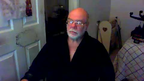 Snapshot of gtnolder60 chatting on 12/07/24, 12:35 Gary online show from 12/07/24, 12:35