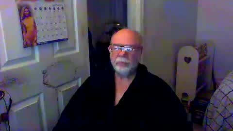 Snapshot of gtnolder60 chatting on 01/05/25, 12:31 Gary online show from 01/05/25, 12:31