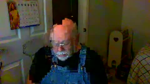 Snapshot of gtnolder60 chatting on 01/12/25, 01:00 Gary online show from 01/12/25, 01:00