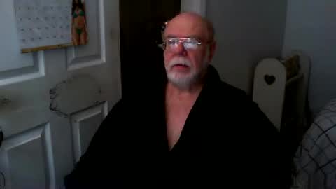 Snapshot of gtnolder60 chatting on 02/02/25, 12:35 Gary online show from 02/02/25, 12:35
