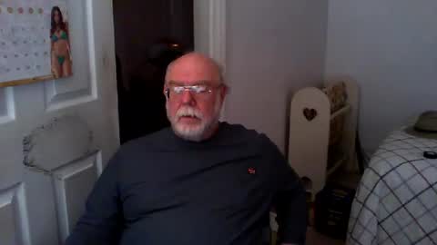 Snapshot of gtnolder60 chatting on 02/08/25, 08:10 Gary online show from 02/08/25, 08:10