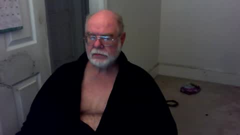 Snapshot of gtnolder60 chatting on 09/16/25, 10:49 Gary online show from 09/16/25, 10:49