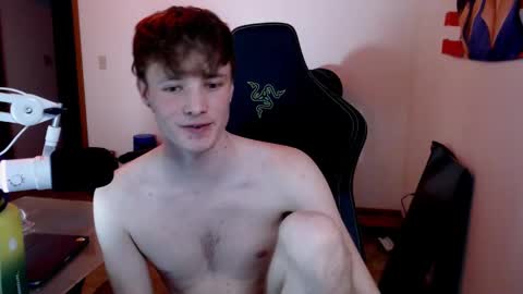 gucciboi4 online show from 02/08/25, 06:54