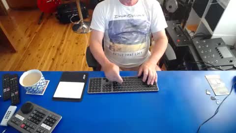 guesswhatigot2 online show from 12/16/24, 08:09