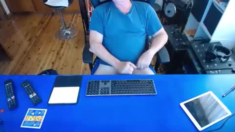 guesswhatigot2 online show from 01/29/25, 06:12