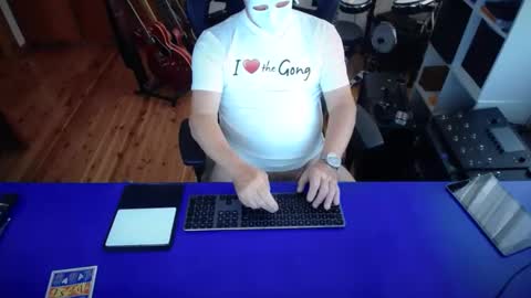 guesswhatigot2 online show from 02/24/25, 07:22