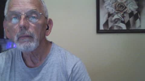 Snapshot of gulfcoast1952 chatting on 12/16/24, 07:43 Roy online show from 12/16/24, 07:43