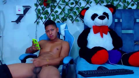 Hakim online show from 11/03/25, 01:56