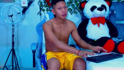 Hakim online show from 11/23/25, 04:40