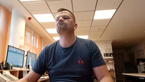 guschidick online show from 10/16/25, 03:02