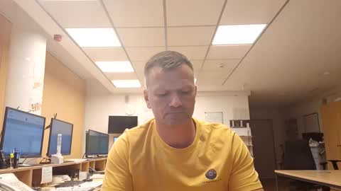 guschidick online show from 10/17/25, 04:20