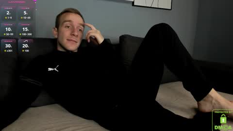 Snapshot of guy_charming chatting on 10/15/25, 05:40 Buddy online show from 10/15/25, 05:40